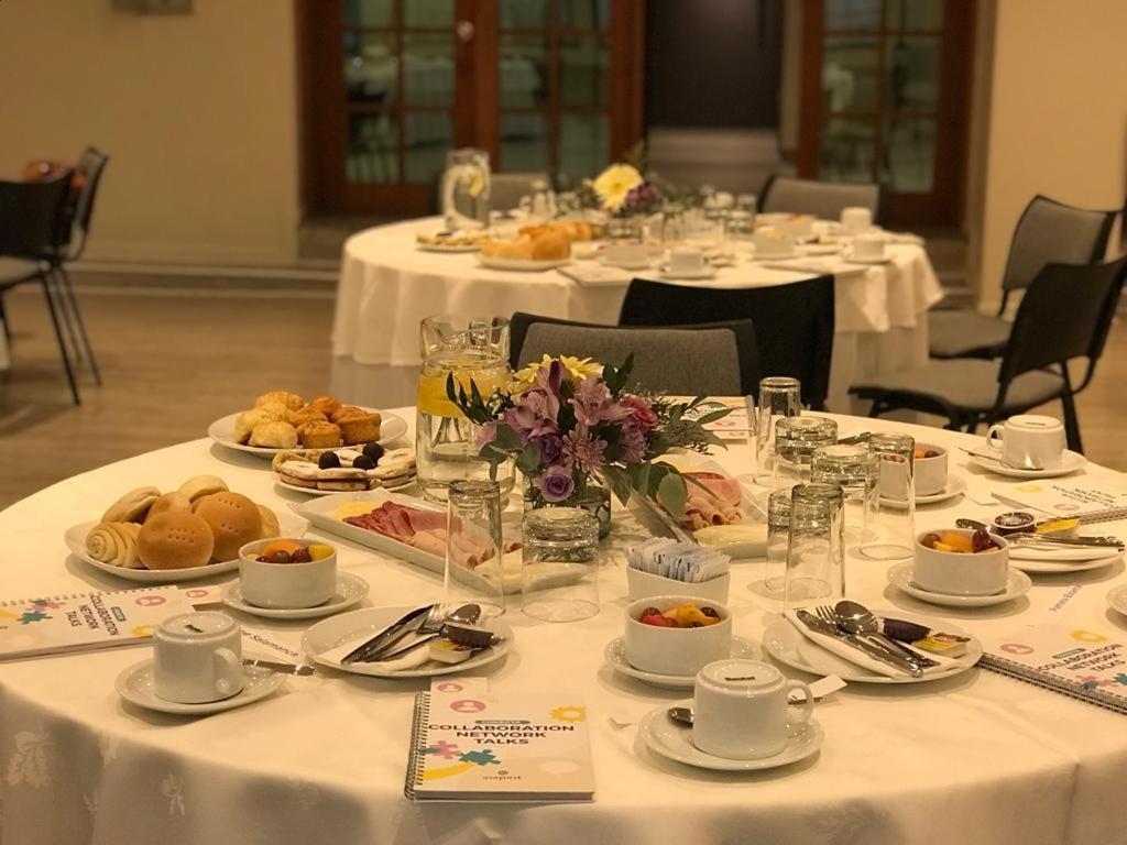 Hotel Diego De Velazquez Santiago Dış mekan fotoğraf