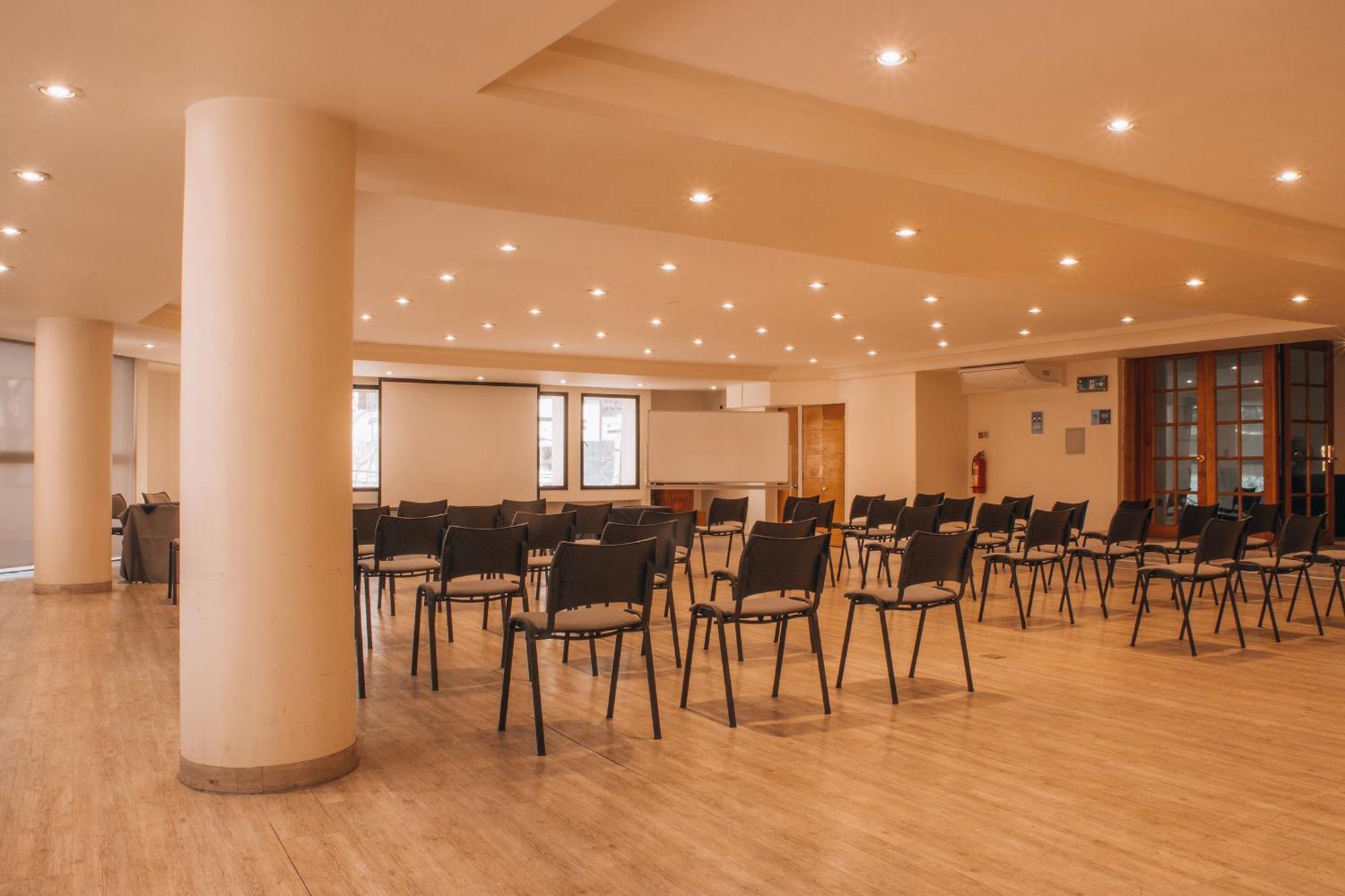 Hotel Diego De Velazquez Santiago Dış mekan fotoğraf