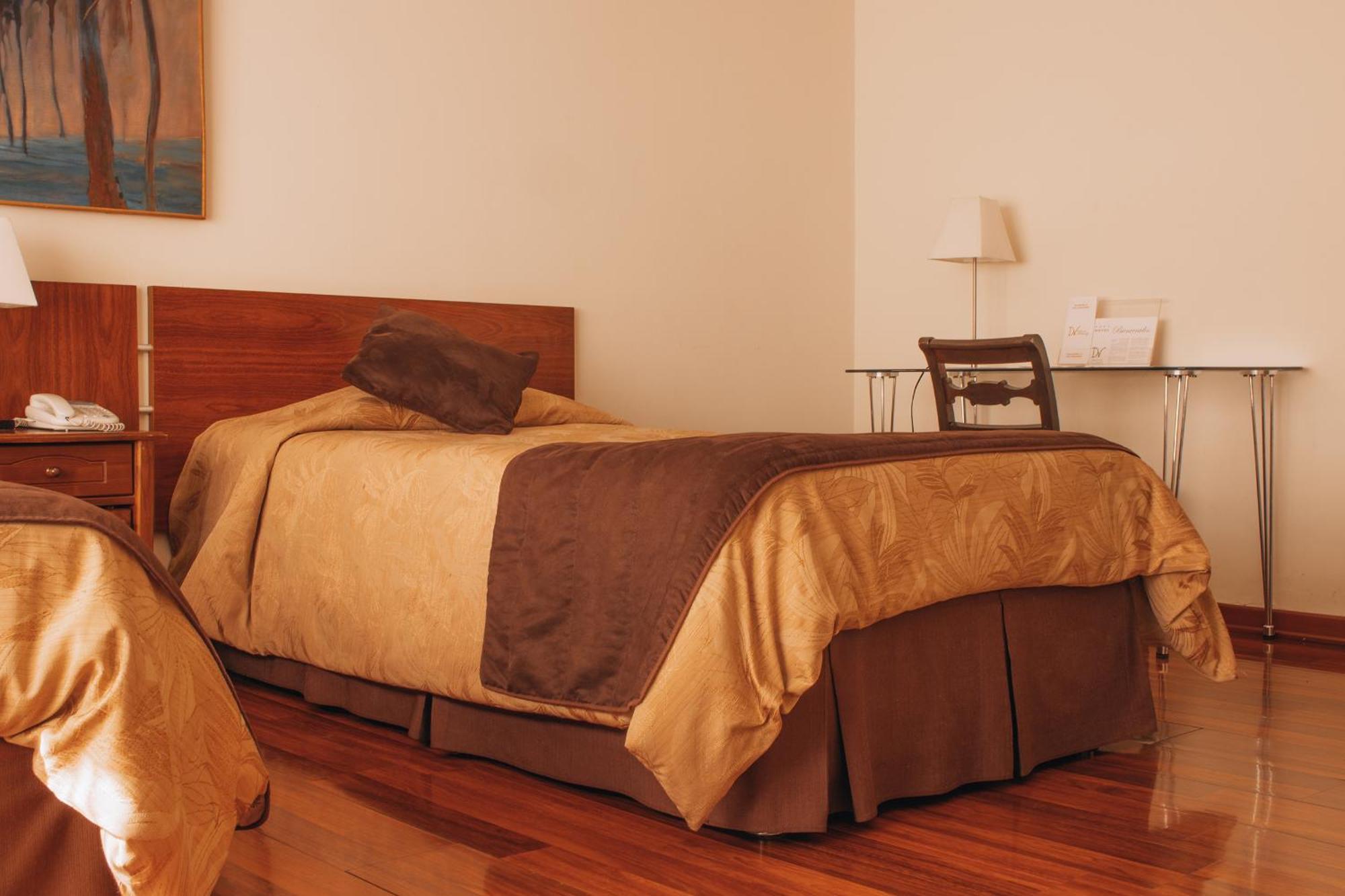 Hotel Diego De Velazquez Santiago Dış mekan fotoğraf