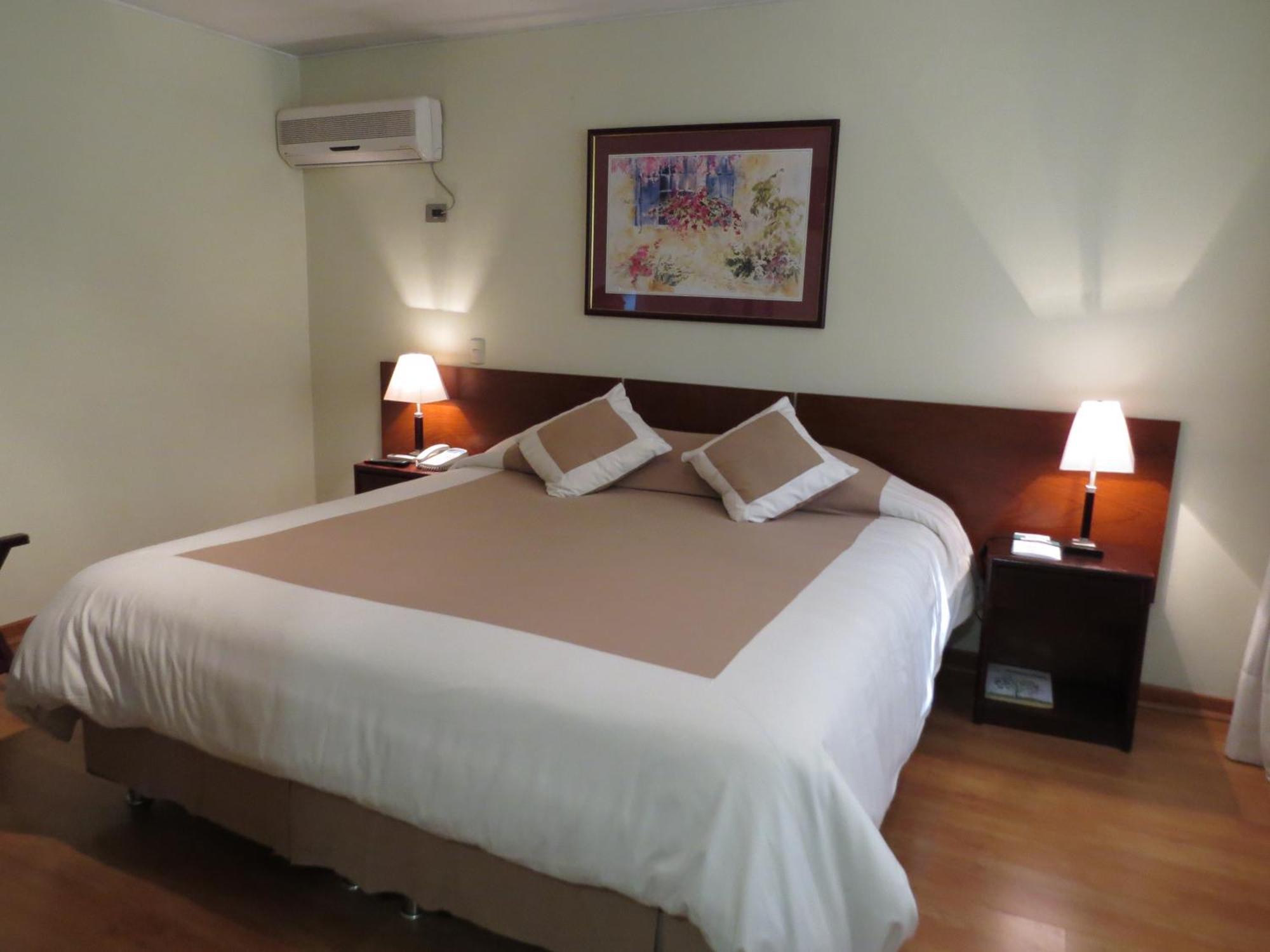 Hotel Diego De Velazquez Santiago Oda fotoğraf